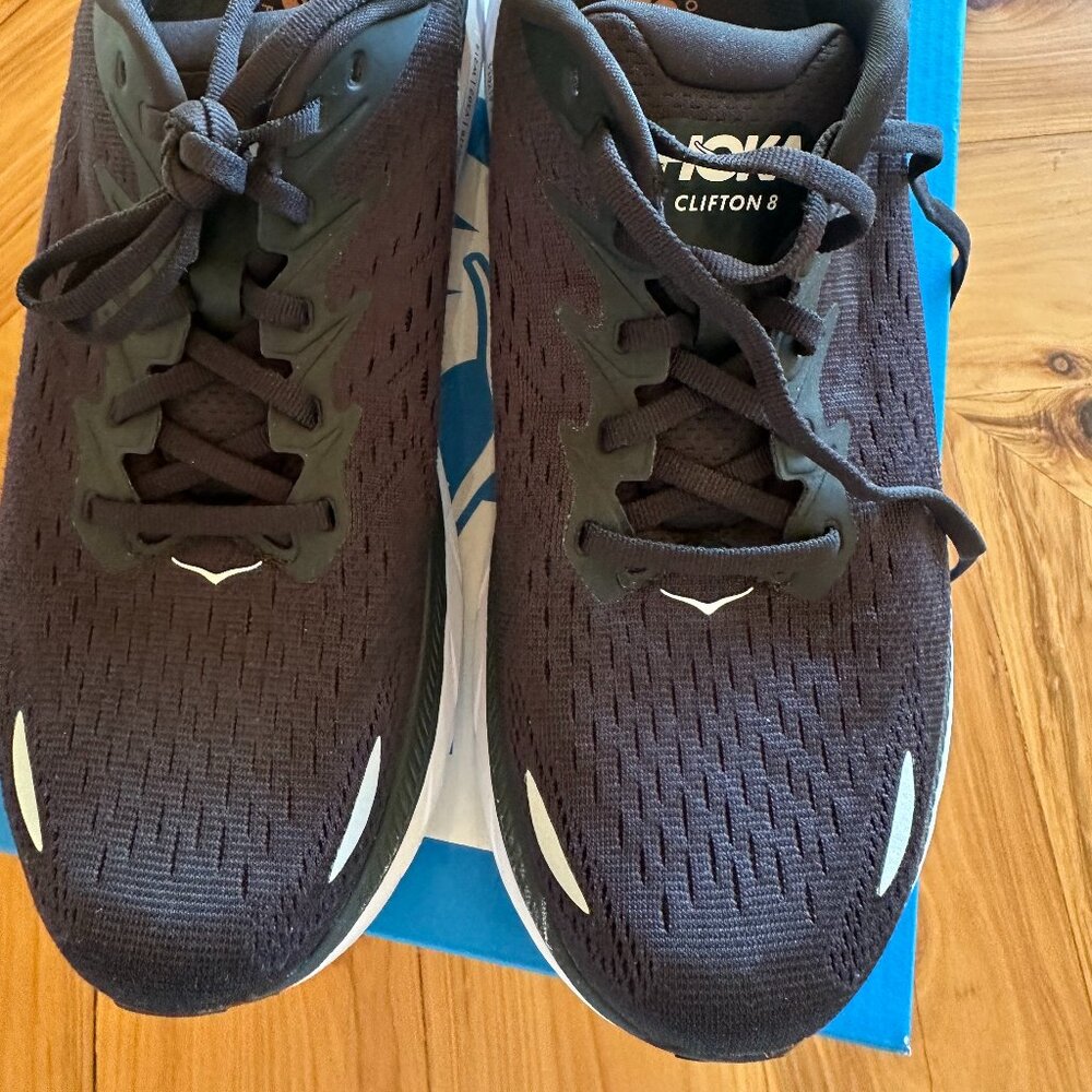 NEW IN BOX HOKA Women's Clifton 8 , sz 9.5B